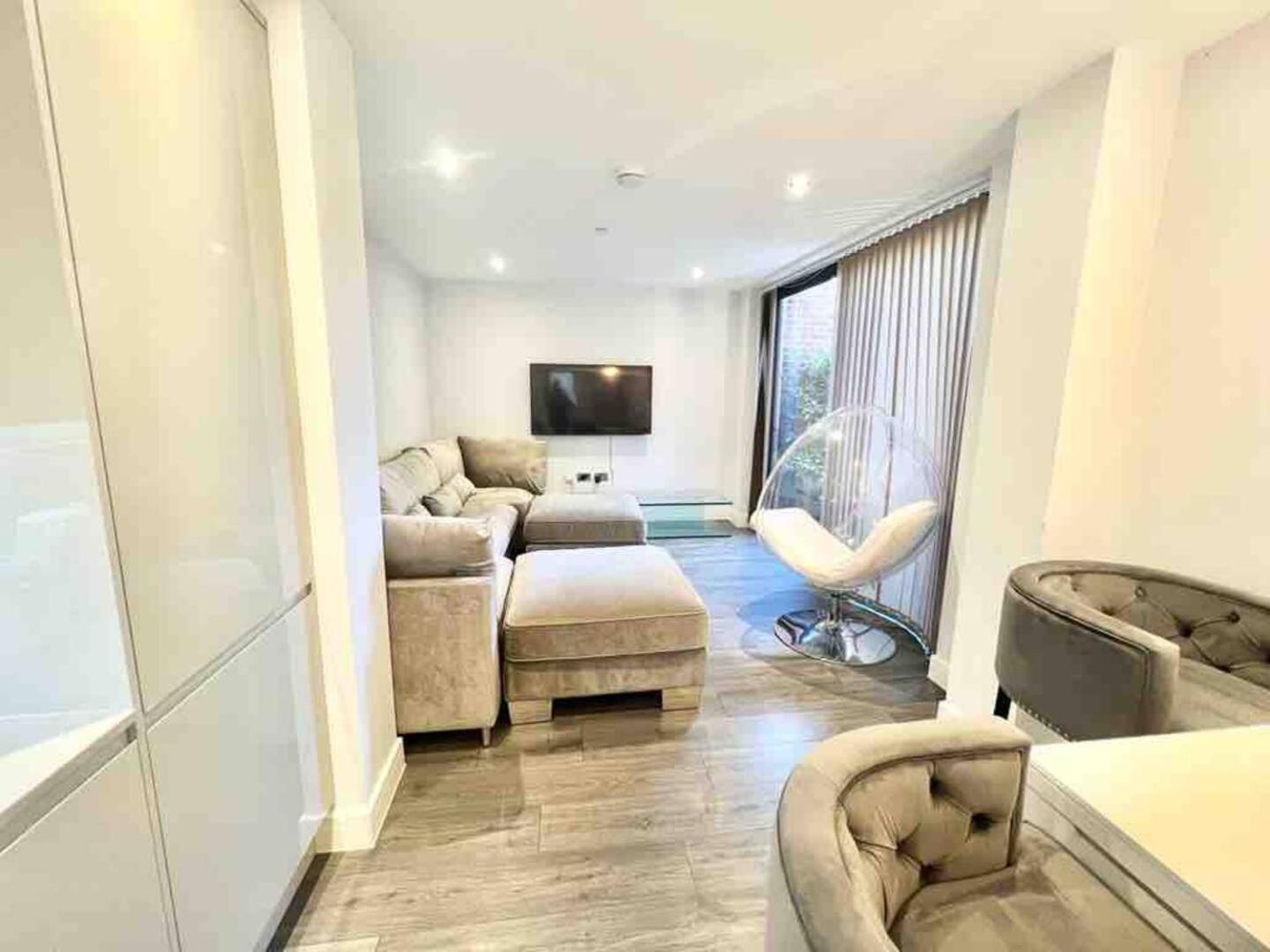 D & D Luxury Apartments Stanmore  Exterior photo
